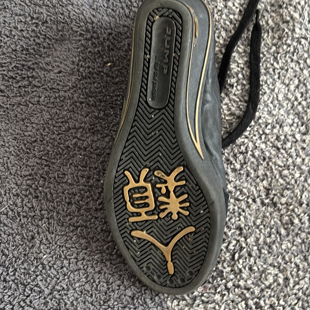 Shoes - Picture 4 of 6